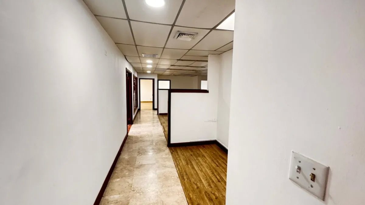 Venta Local Comercial PH Twin Tower, Marbella
