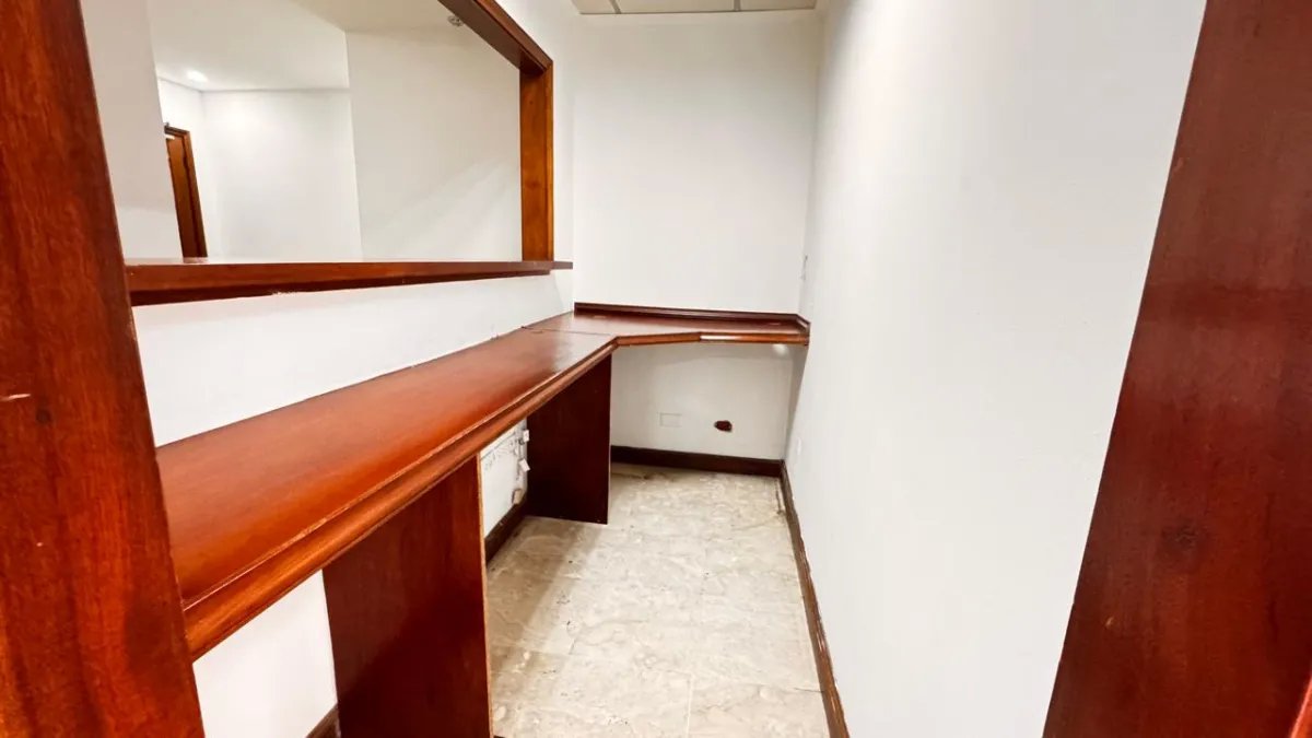 Venta Local Comercial PH Twin Tower, Marbella