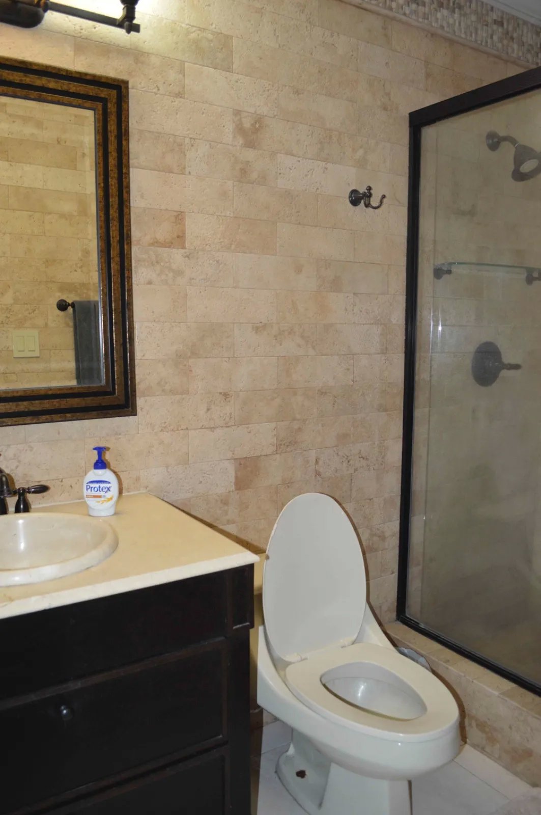 Apartment For Sale in Avenida Balboa