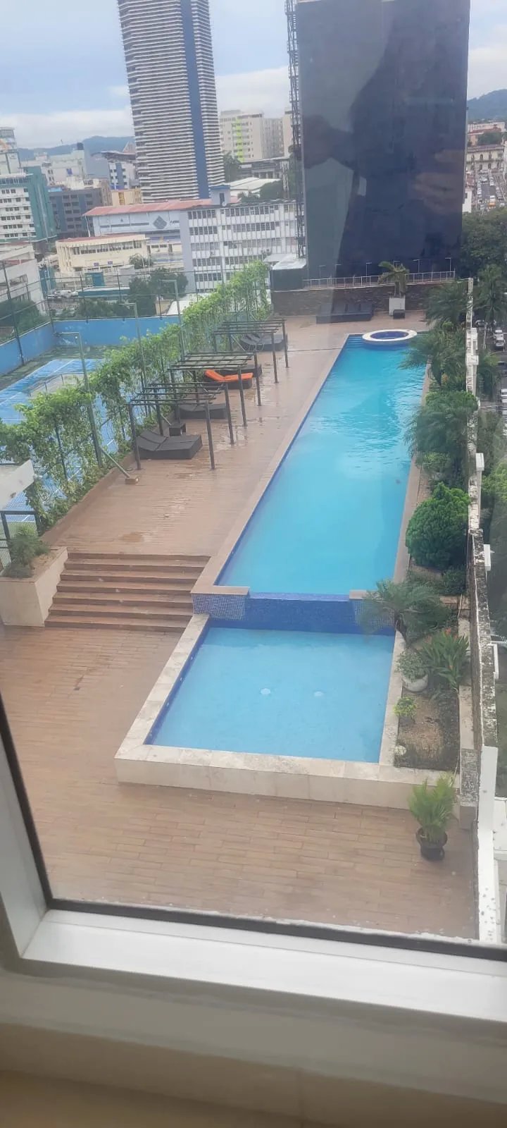 Apartment For Sale in Avenida Balboa