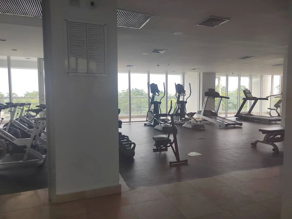 Apartment For Sale in Avenida Balboa