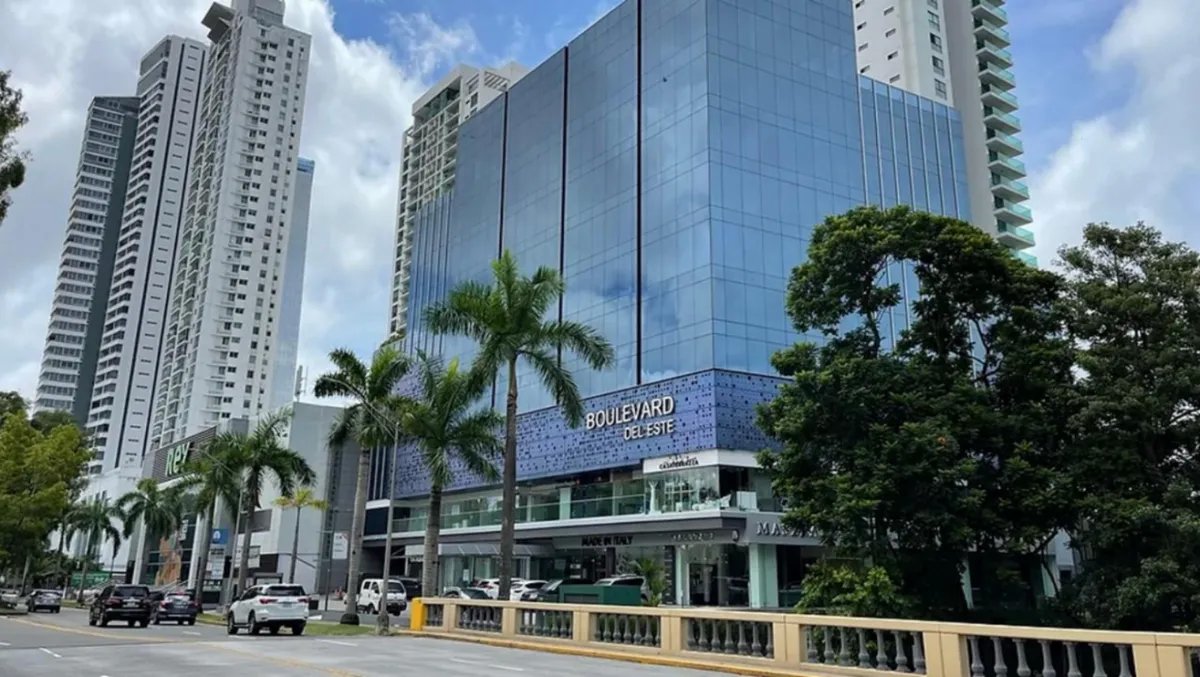 Alquiler en Local Comercial - Plaza Boulevard del Este, Costa del Este