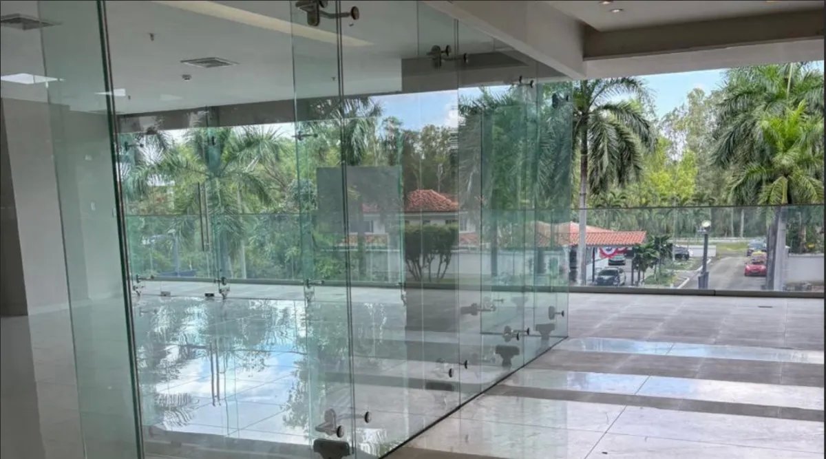 Alquiler en Local Comercial - Plaza Boulevard del Este, Costa del Este