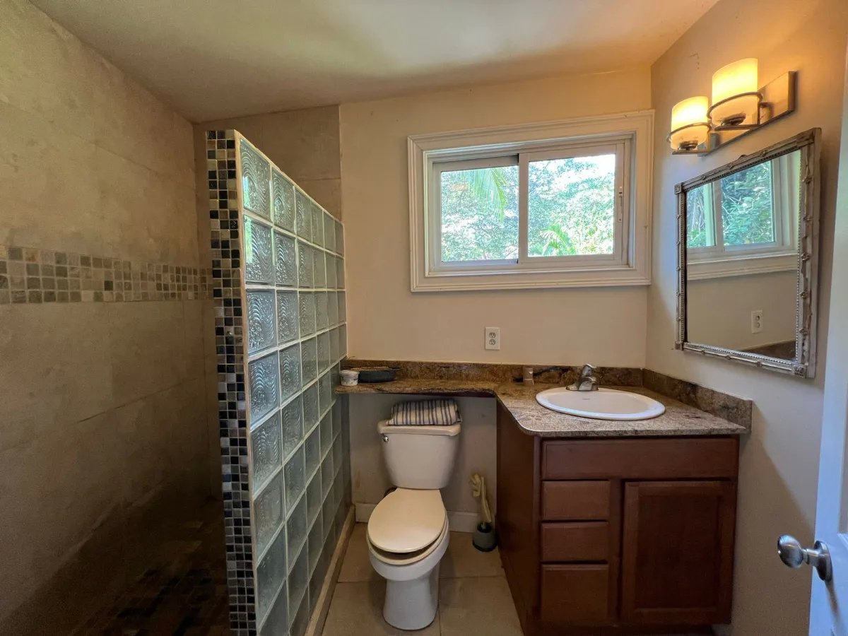 Venta  Propiedad con 2 Casas + Vista al Lago en Las Cumbres