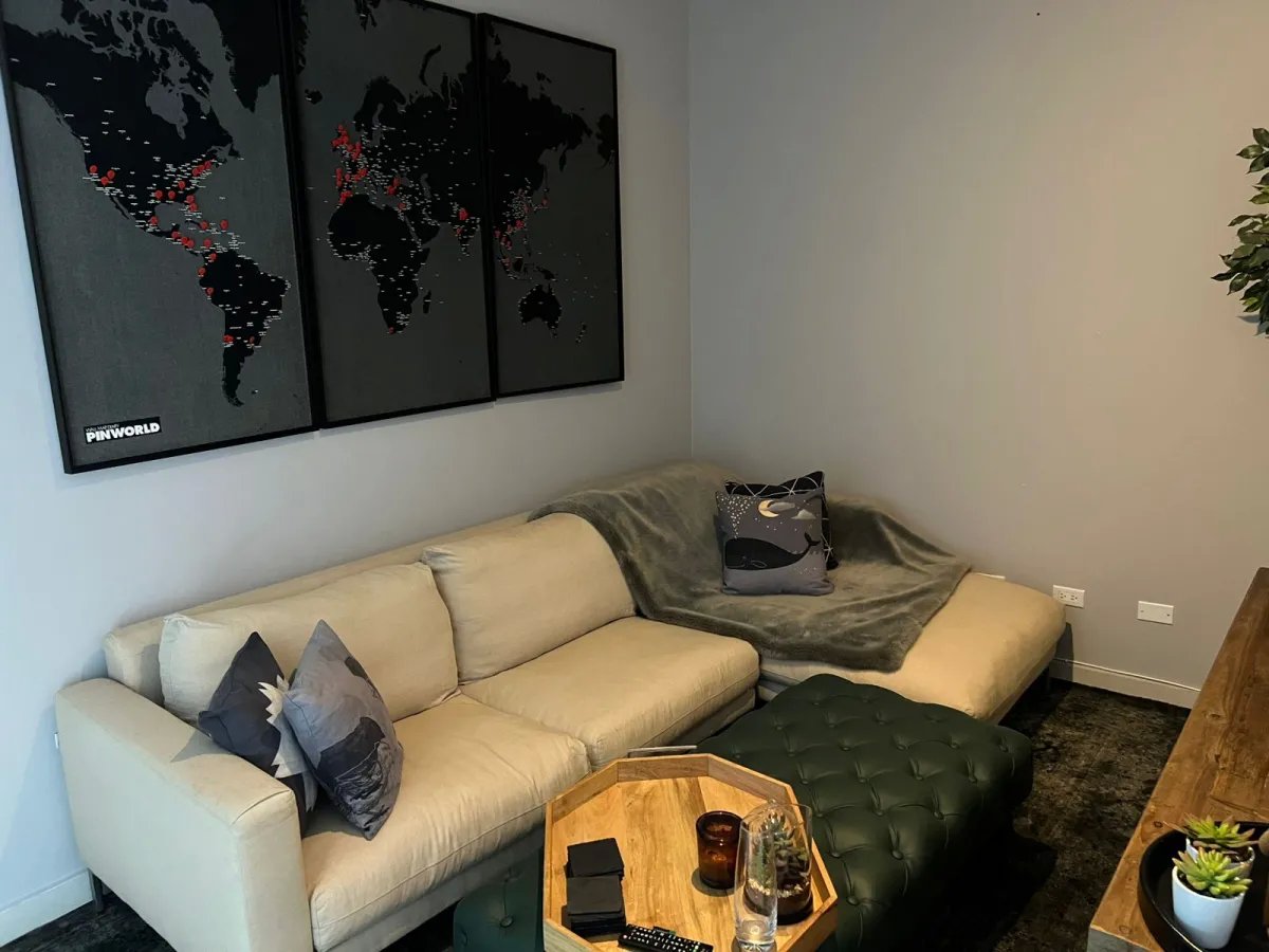 Apartment For Sale in Avenida Balboa