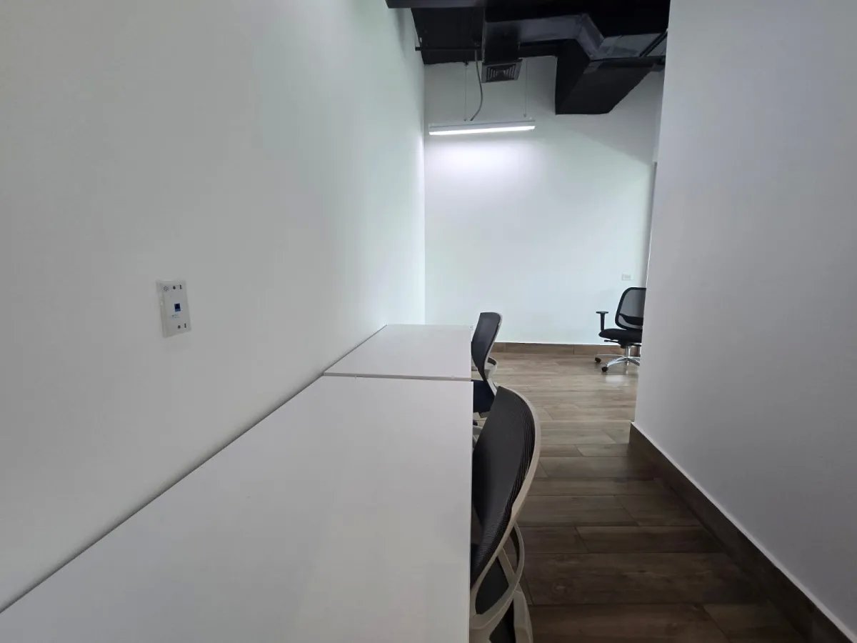 Se Alquila Oficina  en P.H. Plaza del Este  Costa del Este