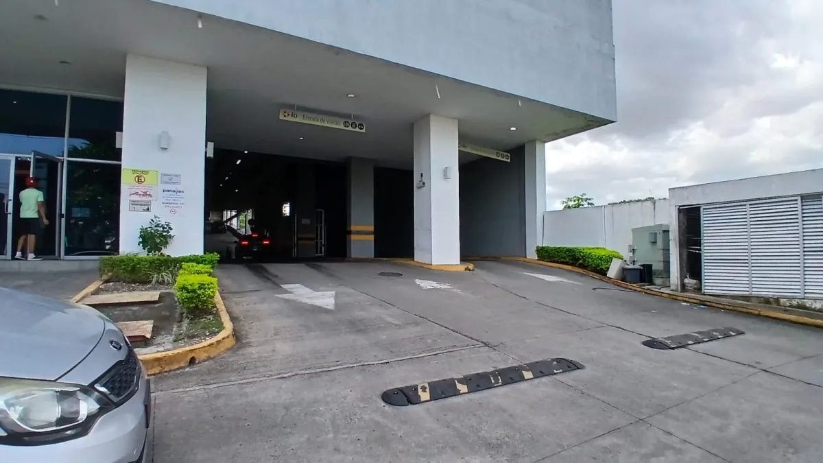 Venta de apartamento en PH Ilo sobre la Ave. José Agustin Arango.
