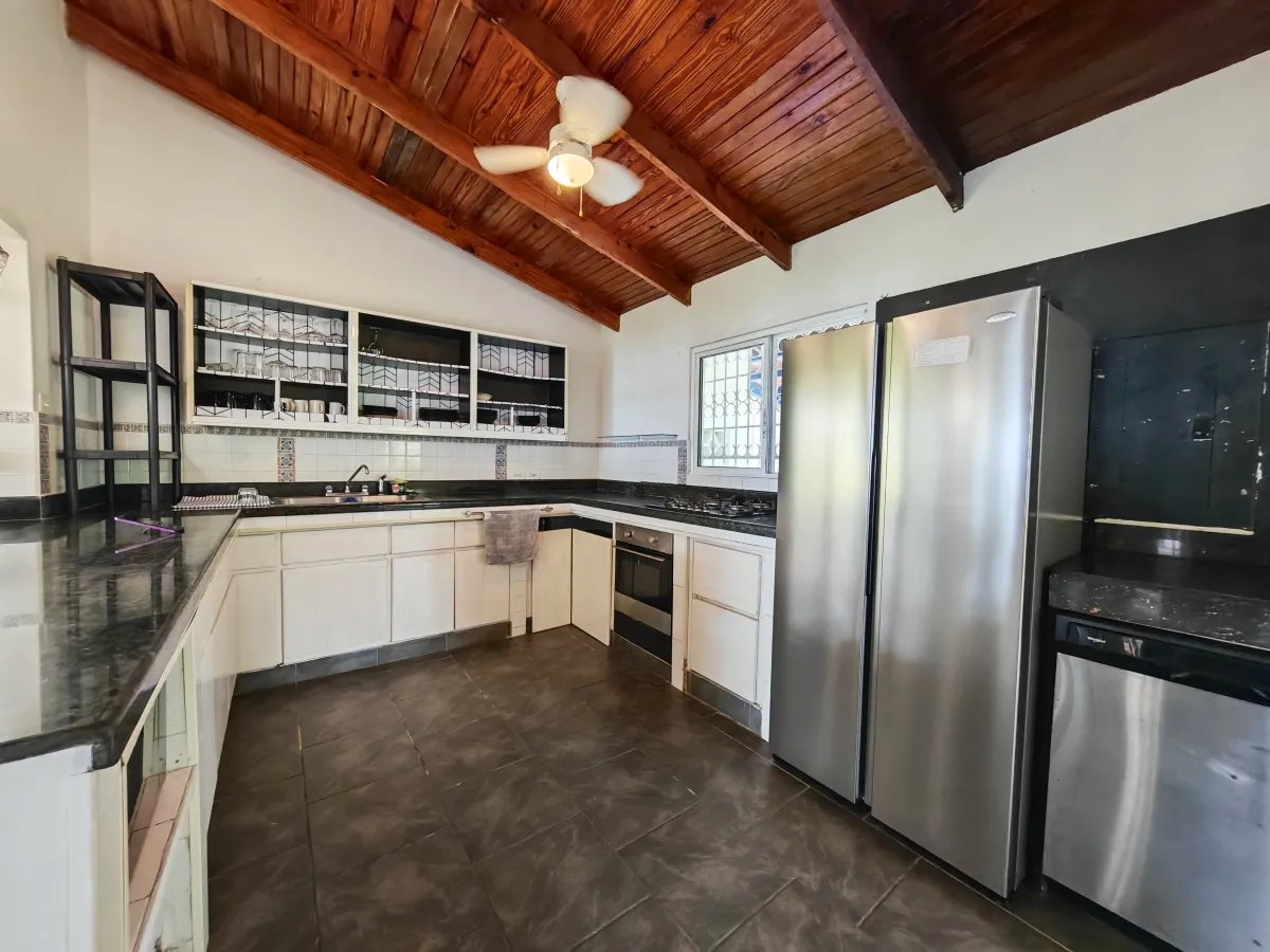 Single Family Detached For Sale in San Carlos