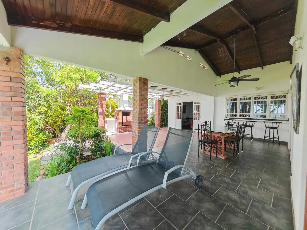 Single Family Detached For Sale in San Carlos