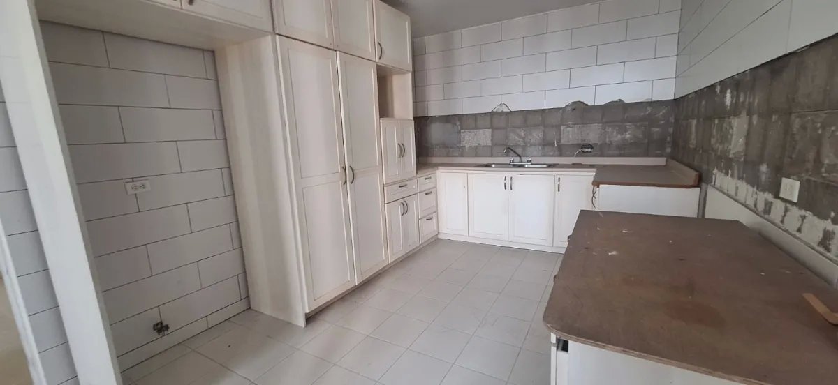 Apartment For Sale in BETANIA