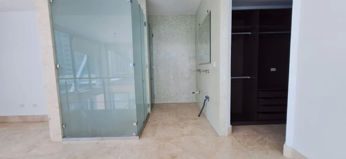Apartment For Sale in San Francisco