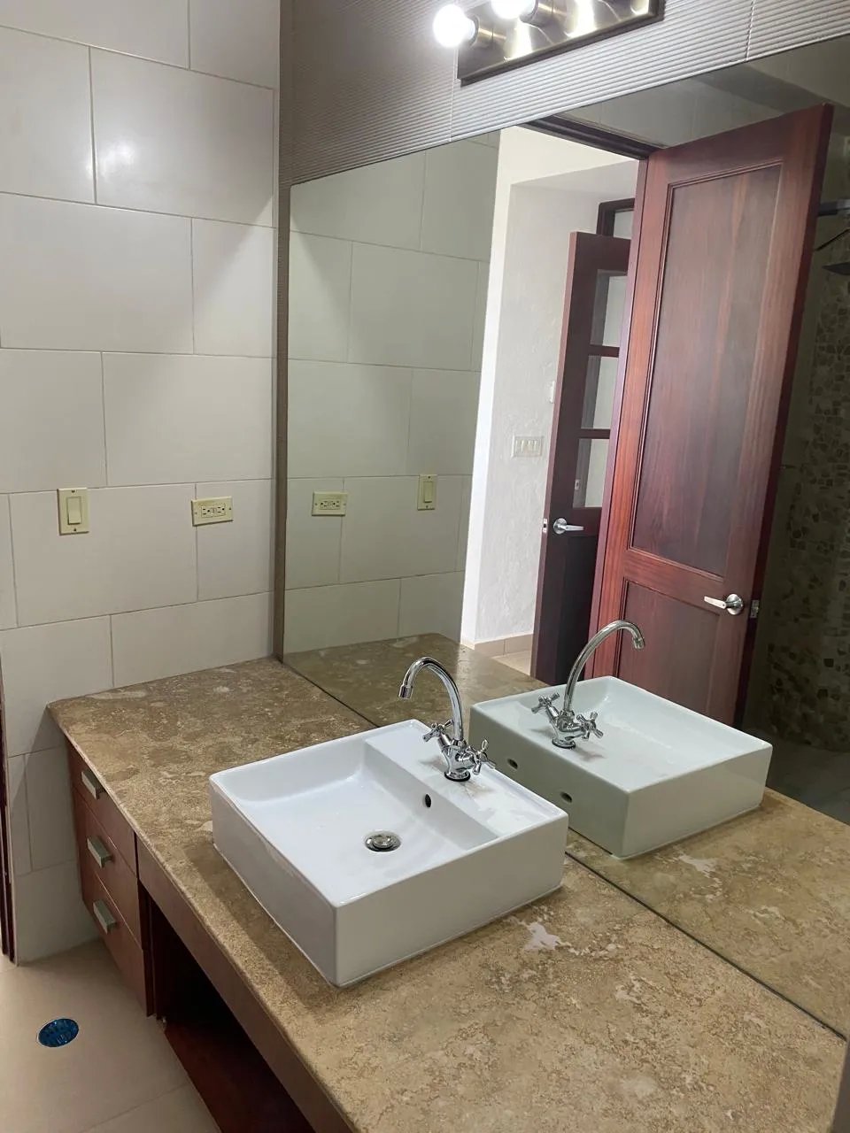 SE VENDE APARTAMENTO EN PUNTA BARCO