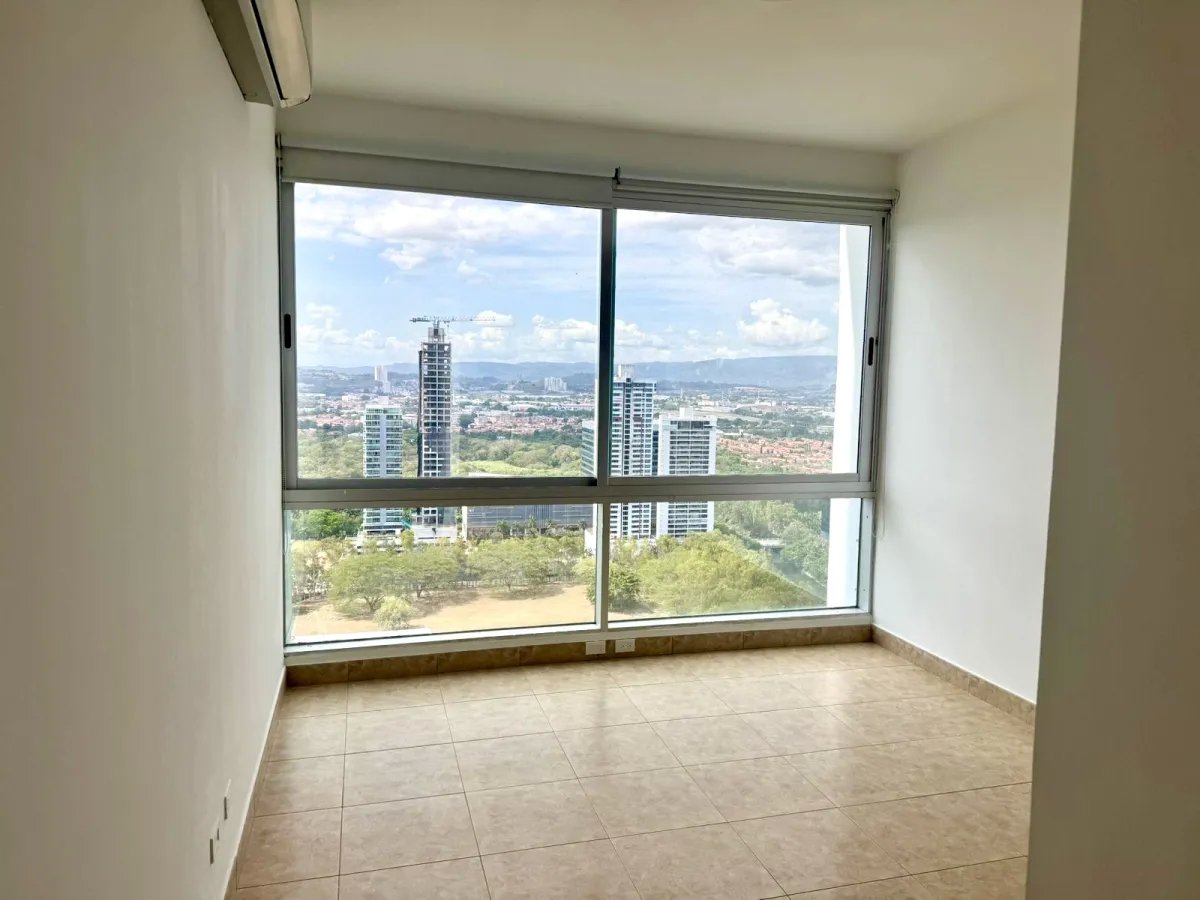 Se vende apartamento en PH Titanium, Costa del Este $. 500,000