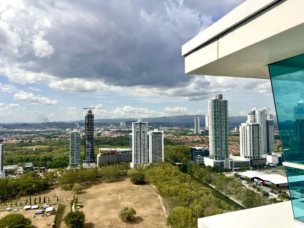 Se vende apartamento en PH Titanium, Costa del Este $. 500,000