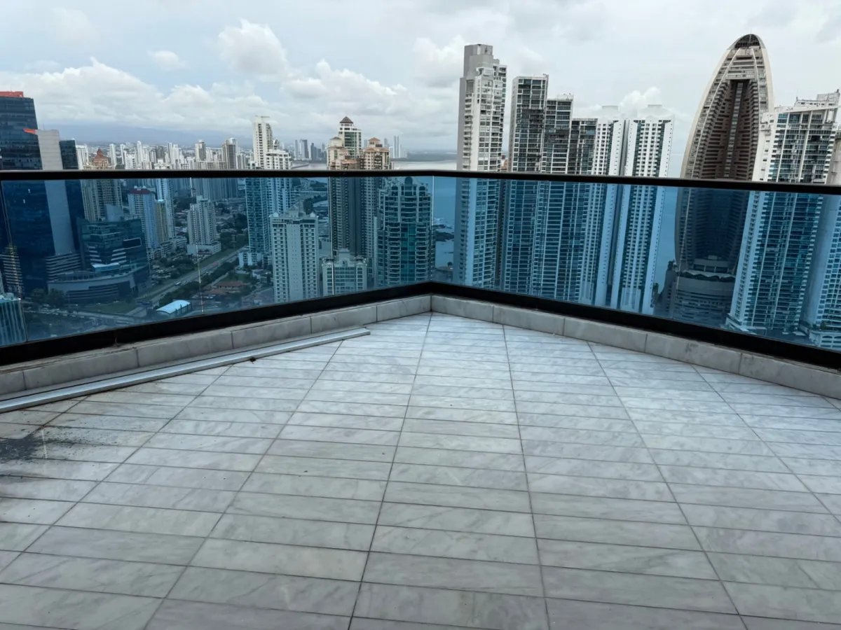 Venta de Penthouse en Ocean Front Luxury Penthouses Punta Patilla