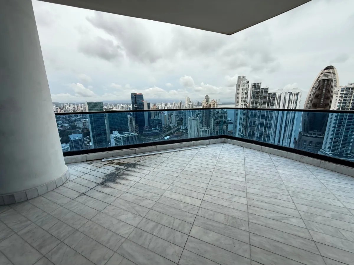 Venta de Penthouse en Ocean Front Luxury Penthouses Punta Patilla