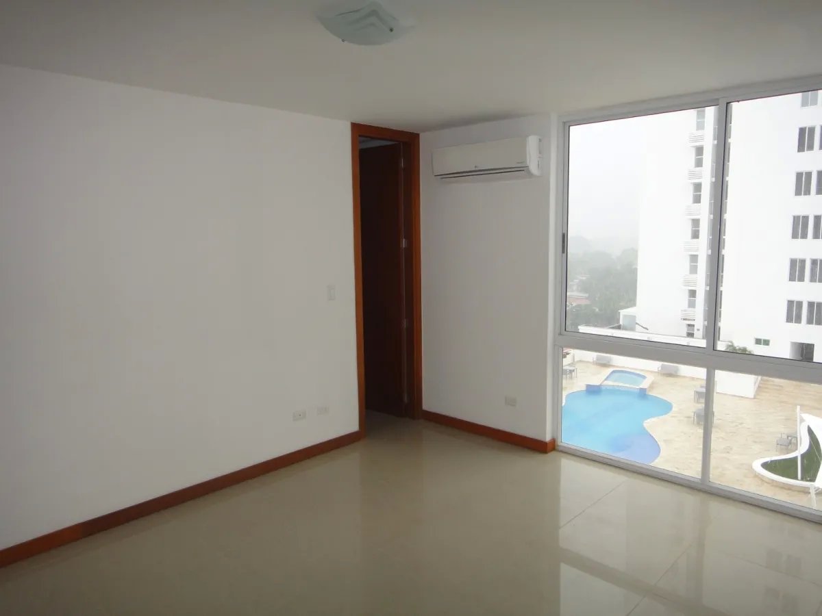 Apartment For Sale in Coco del Mar