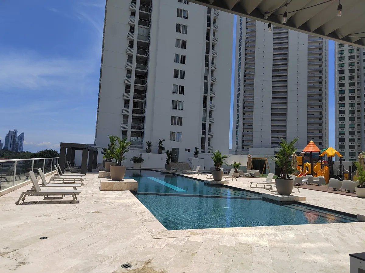 Apartment For Sale in Coco del Mar