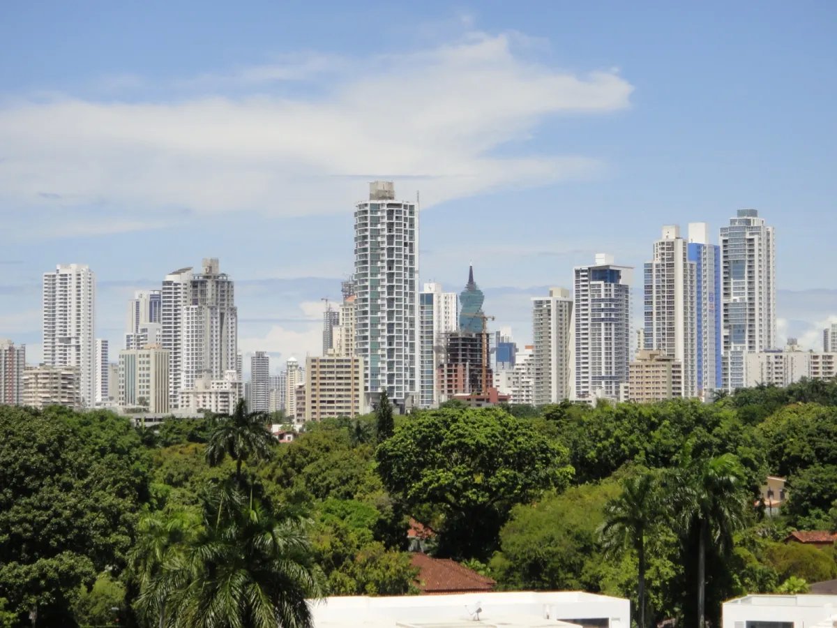 Apartment For Sale in Coco del Mar