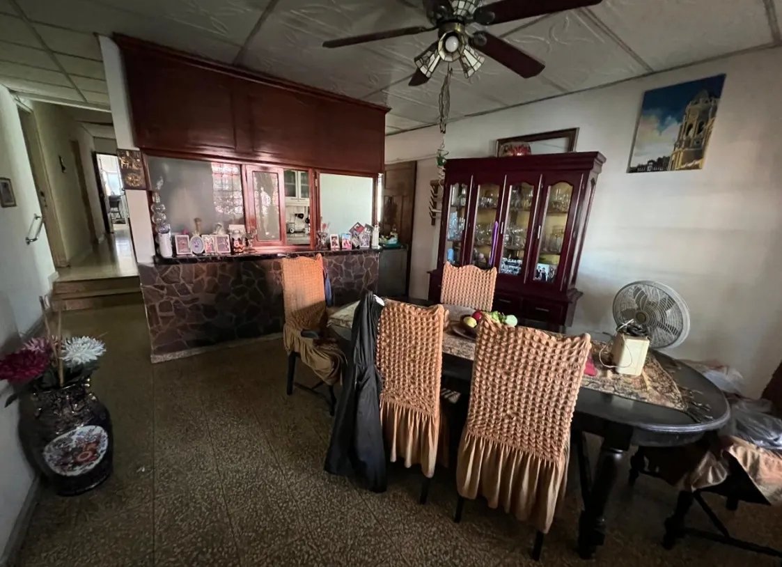 Single Family Detached For Sale in Barrio Colón