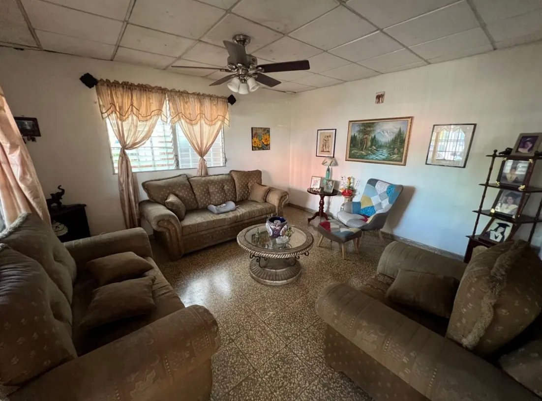 Single Family Detached For Sale in Barrio Colón