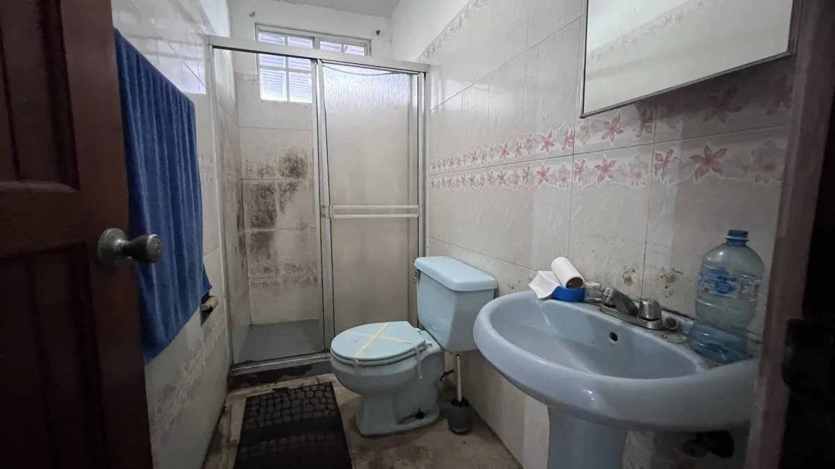 Se vende casa y galera en Llano Bonito, Juan Diaz