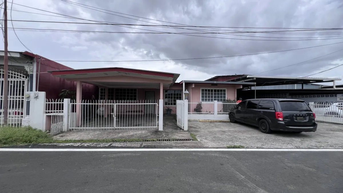 Se vende casa y galera en Llano Bonito, Juan Diaz