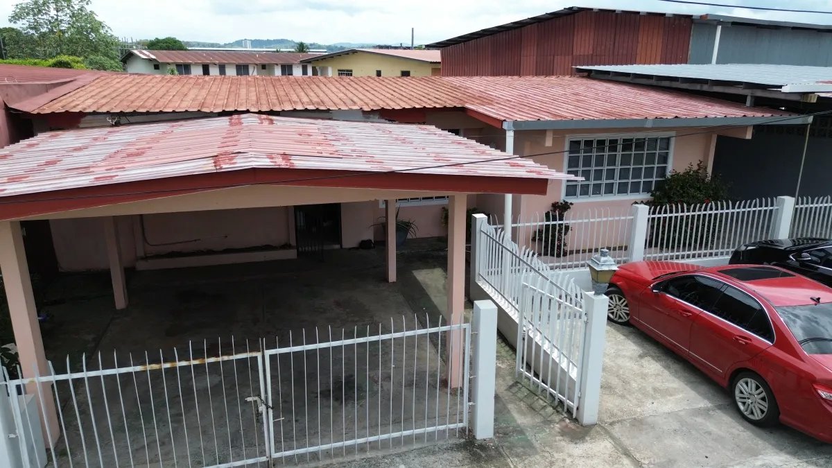 Se vende casa y galera en Llano Bonito, Juan Diaz