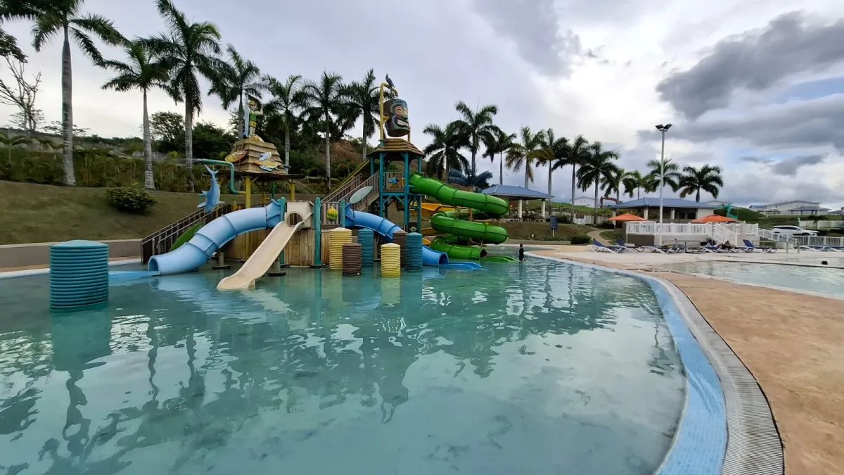 Venta de Apartamento en PH Altamarina, Playa Dorada
