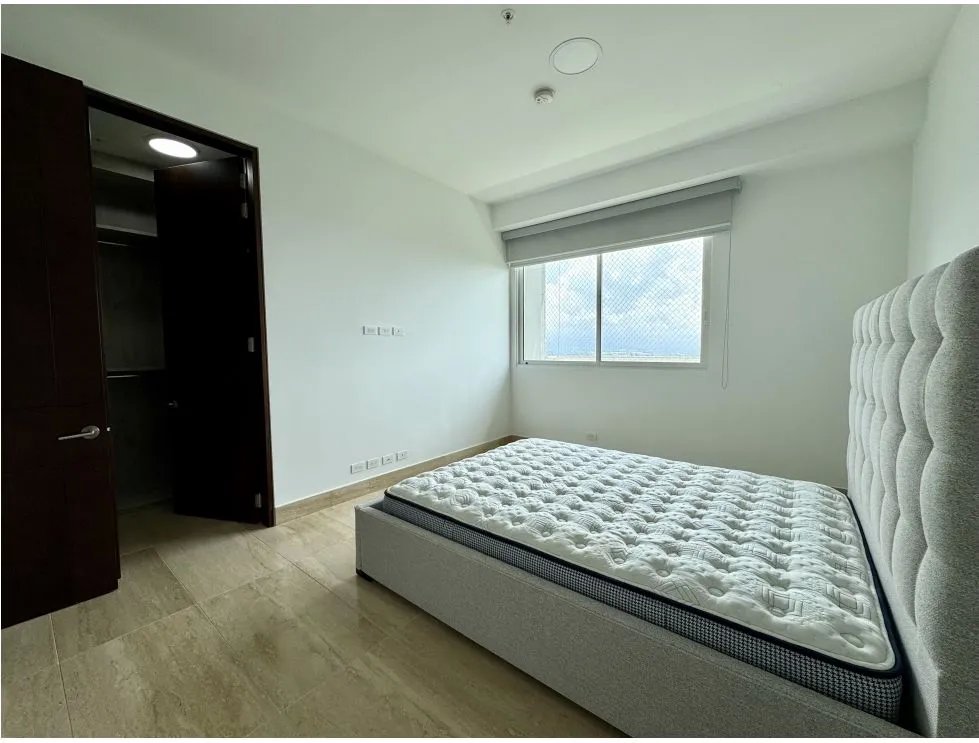 ALQUILER  Apartamento de Lujo en Solana, Santa María