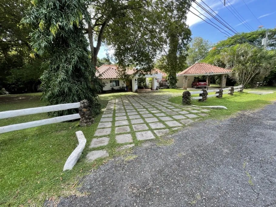 Se vende casa en Punta Barco Resort, San Carlos