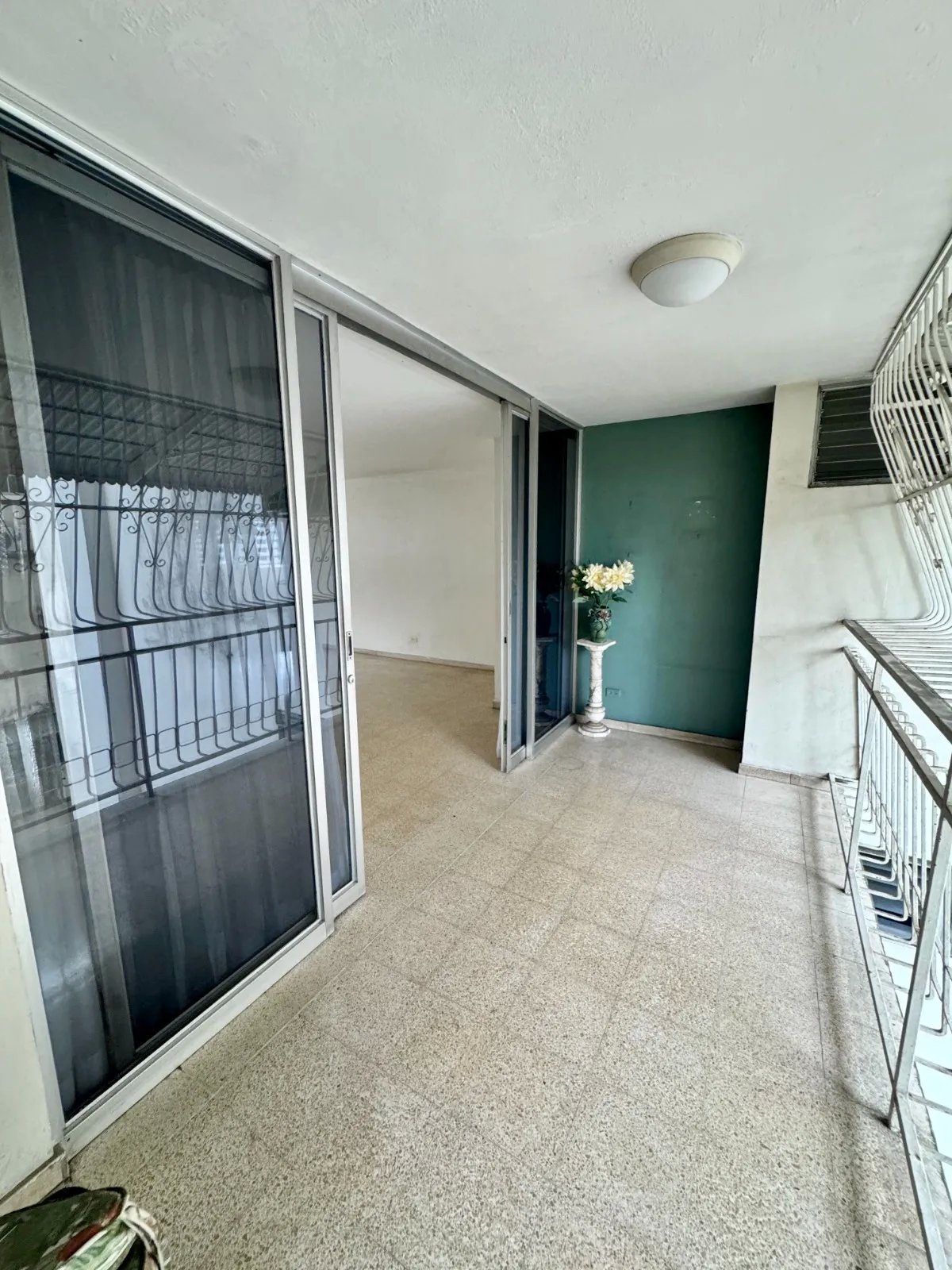 Apartment For Sale in Marbella