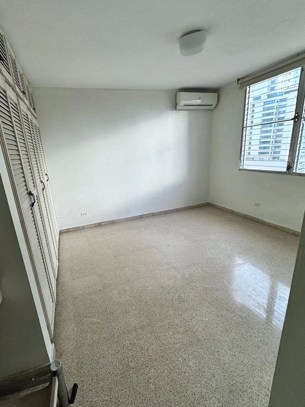 Apartment For Sale in Marbella