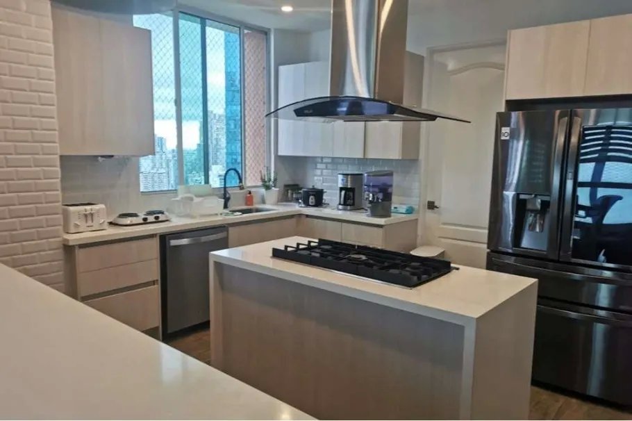 Apartment For Sale in San Francisco