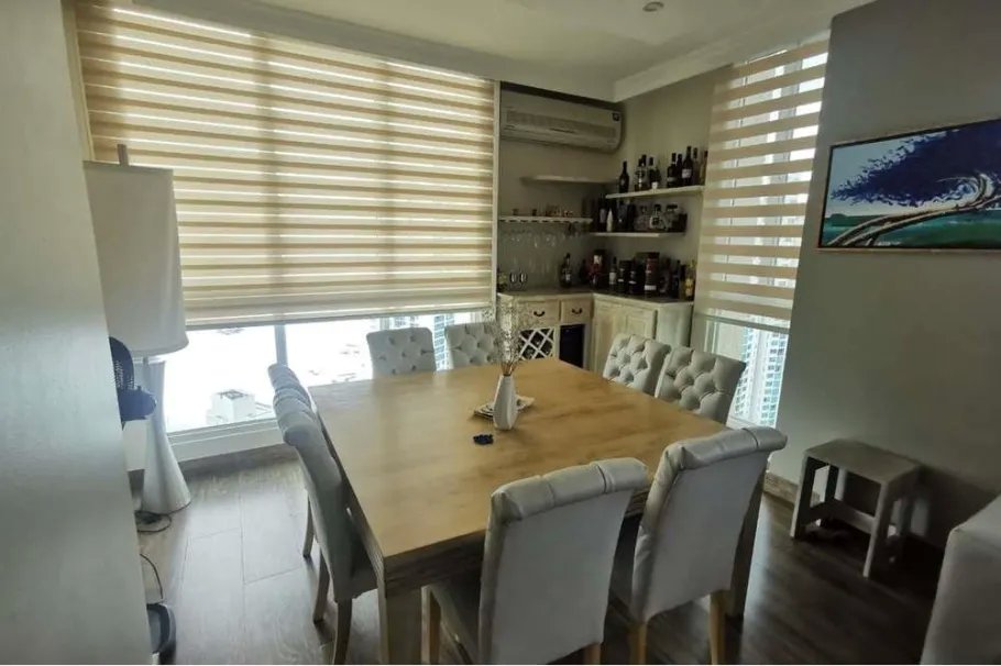 Apartment For Sale in San Francisco