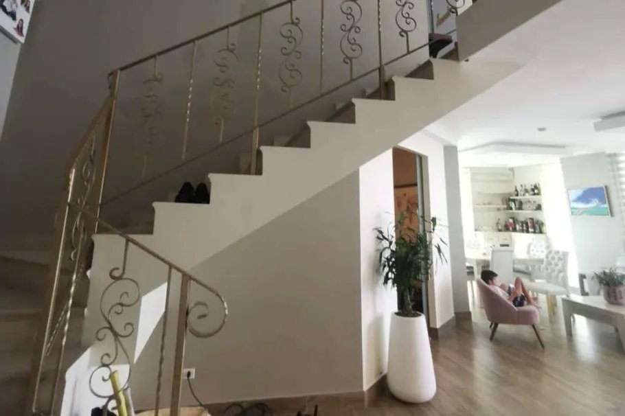 Apartment For Sale in San Francisco