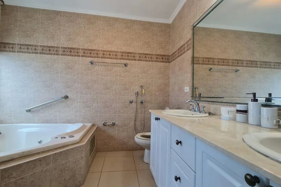 Se alquila apartamento en PH Sol Marina, Marbella