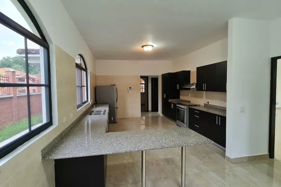 Se Vende Casa en PH Clayton Village, Clayton