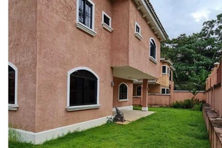Se Vende Casa en PH Clayton Village, Clayton