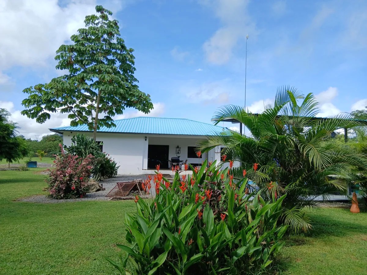 Farm For Sale in Las Lomas