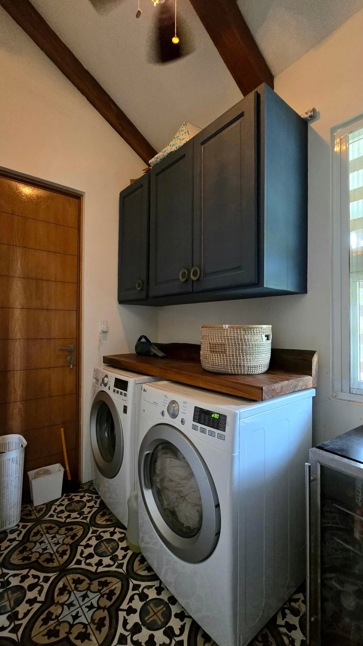 Se Alquila: Espaciosa Vivienda con Piscina.
