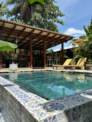 Se Alquila: Espaciosa Vivienda con Pisci...