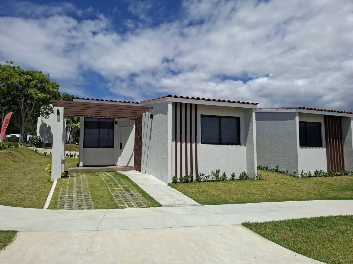 Venta de Casas de Playa Nuevas Amobladas San Carlos Panamá Oeste