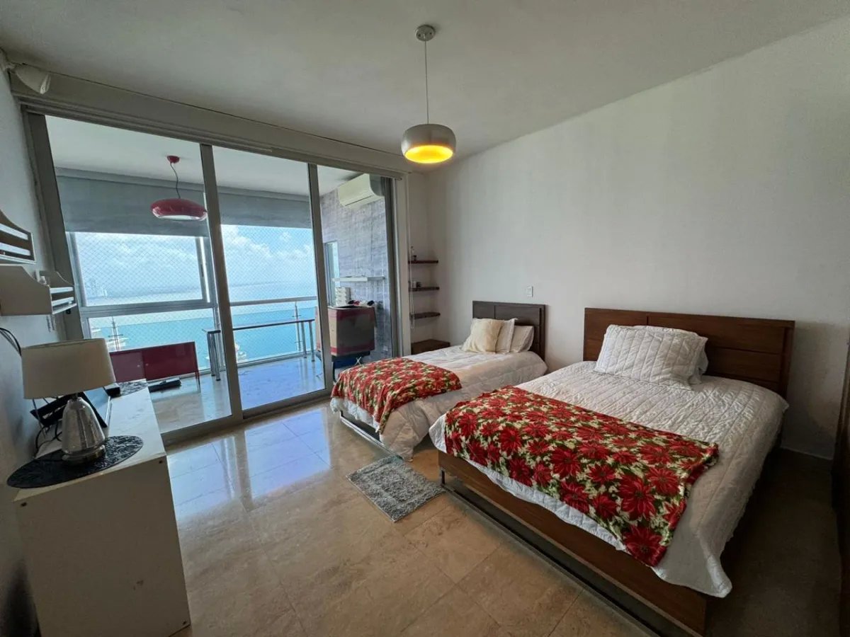 Venta o Alquiler de Apartamento Amoblado en Punta Pacífica, Panamá