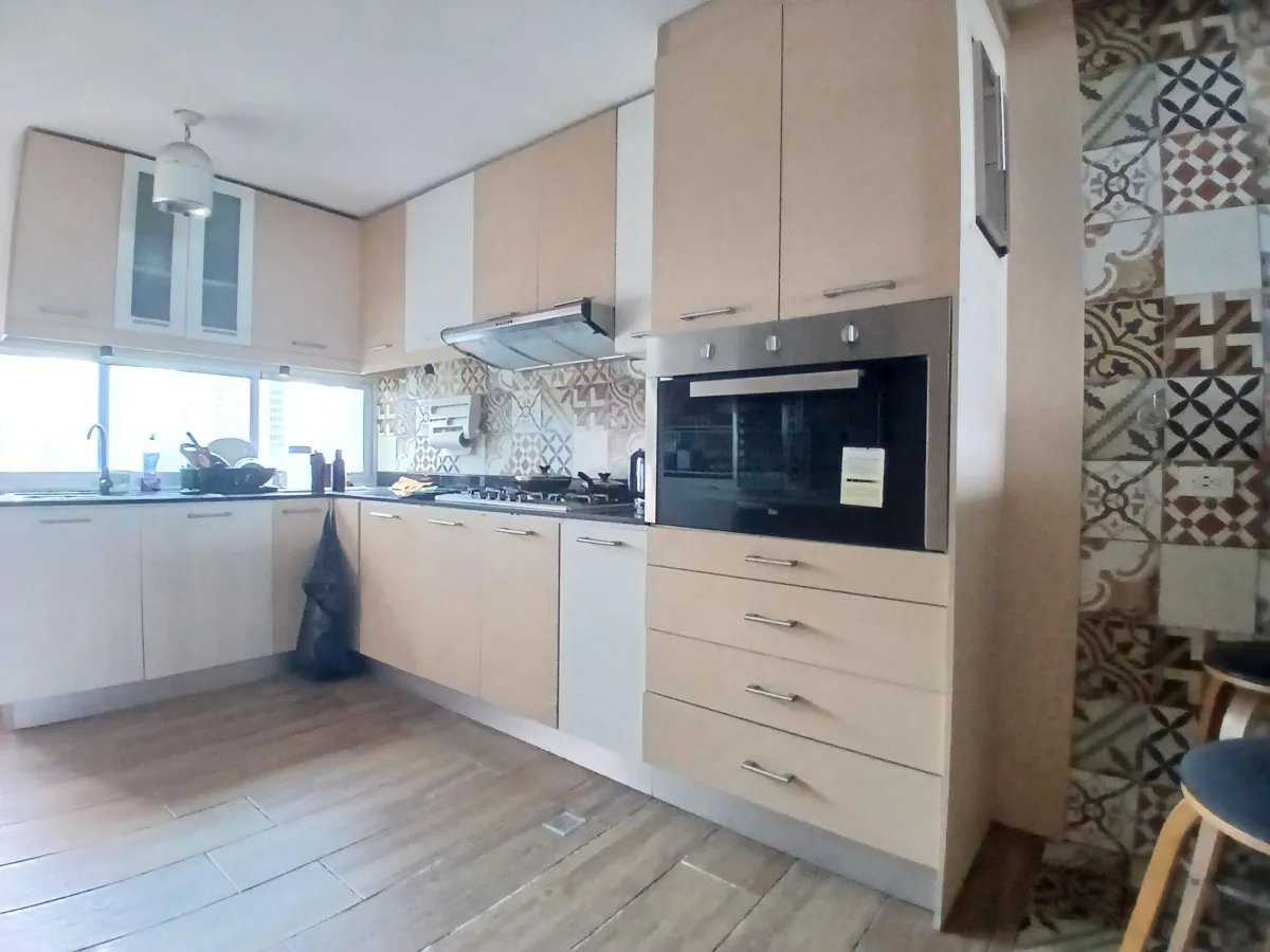 Apartment For Sale in San Francisco
