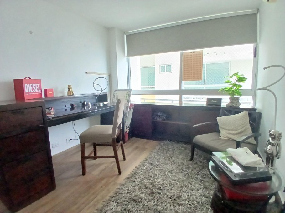 Apartment For Sale in San Francisco
