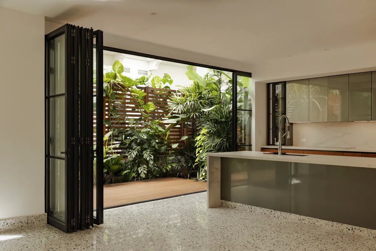 Single Family Detached For Sale in Avenida A