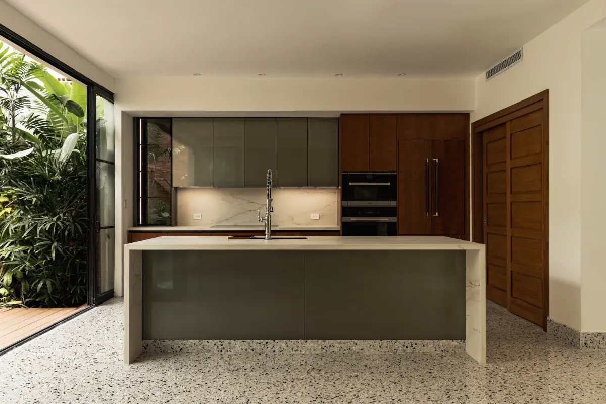 Single Family Detached For Sale in Avenida A