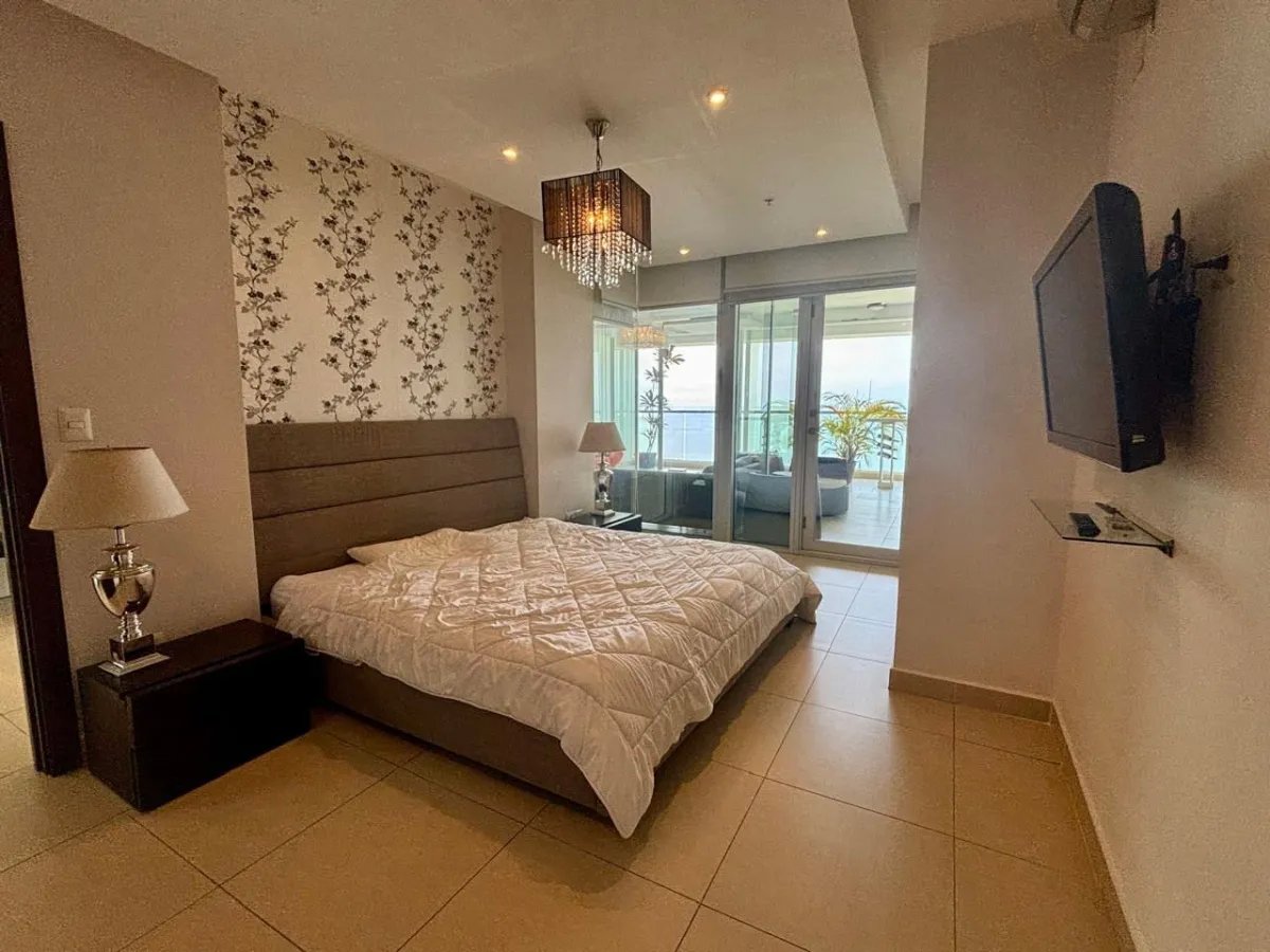 Venta de Apatamento amoblado en PH Rivage, Ave. Balboa