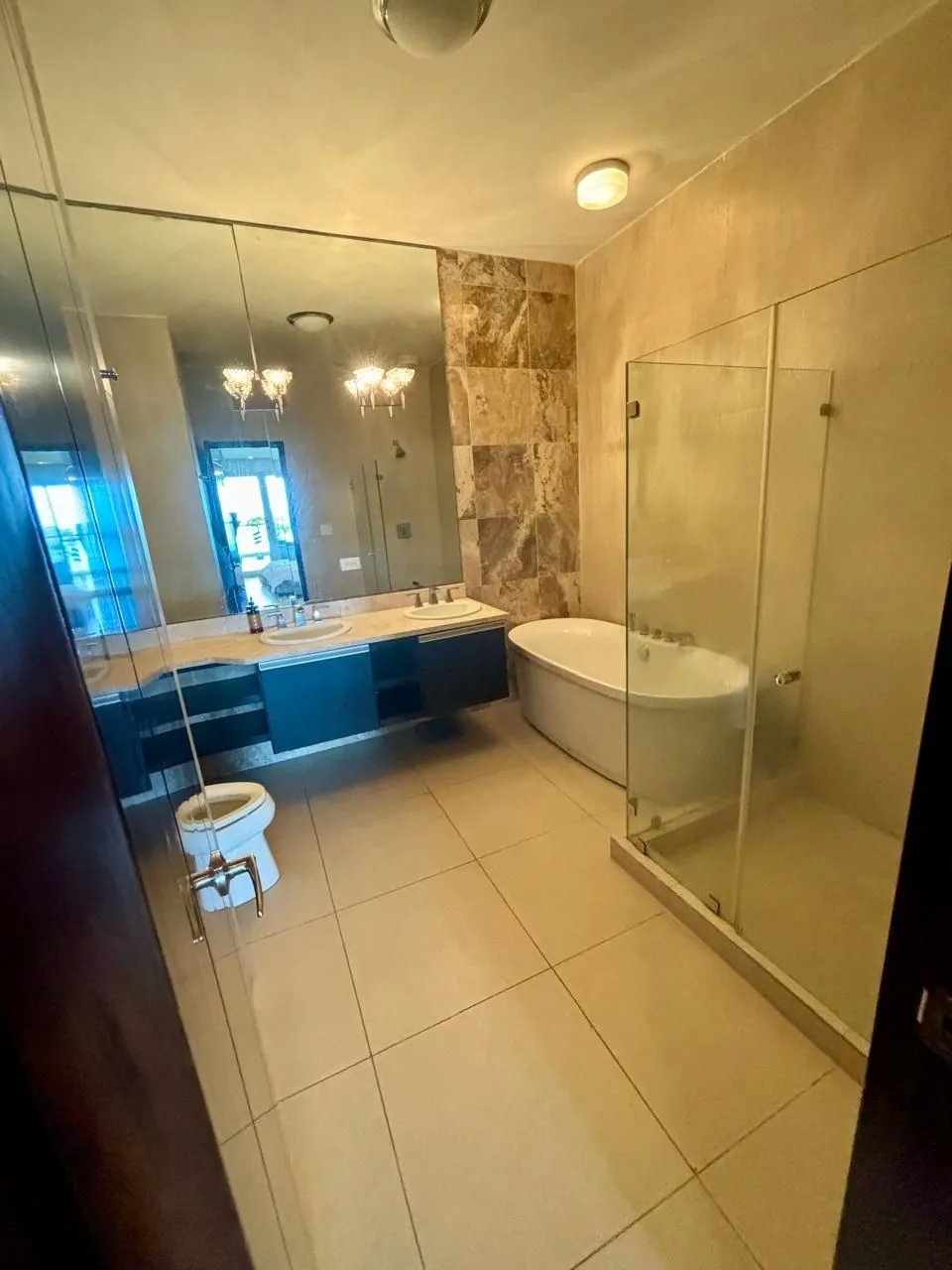 Venta de Apatamento amoblado en PH Rivage, Ave. Balboa